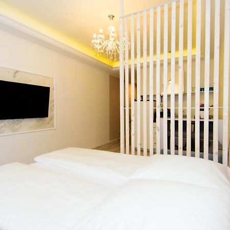 Noble Ferienwohnung In Metzingen-Zentrum Metzingen  Buitenkant foto